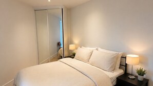 Unclassified image, 3 of 16, button - Luxury Apartment|Gym, Cinema, work hub & Game Room (London)
