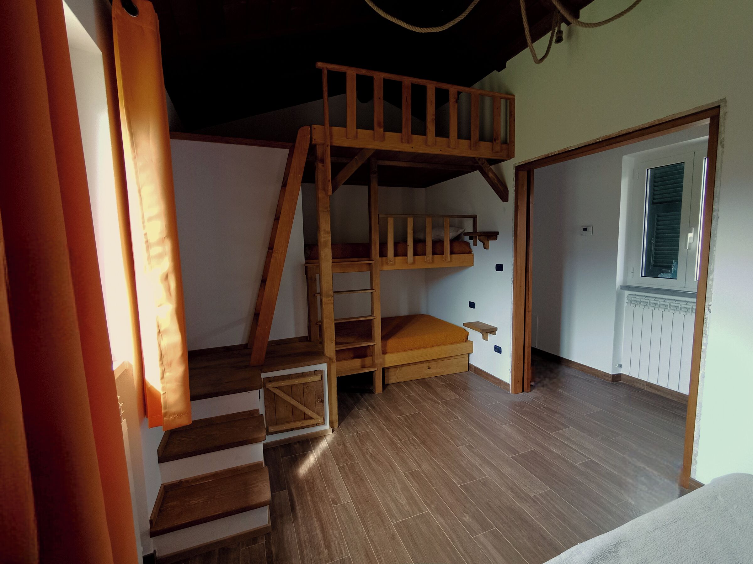 2 chambres, fer et planche à repasser, lit parapluie, Wi-Fi gratuit