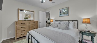 65”TV, Fire Pit, Coffee Bar, Office, 350MB WIFI