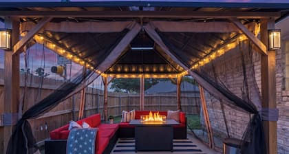 65”TV, Fire Pit, Coffee Bar, Office, 350MB WIFI