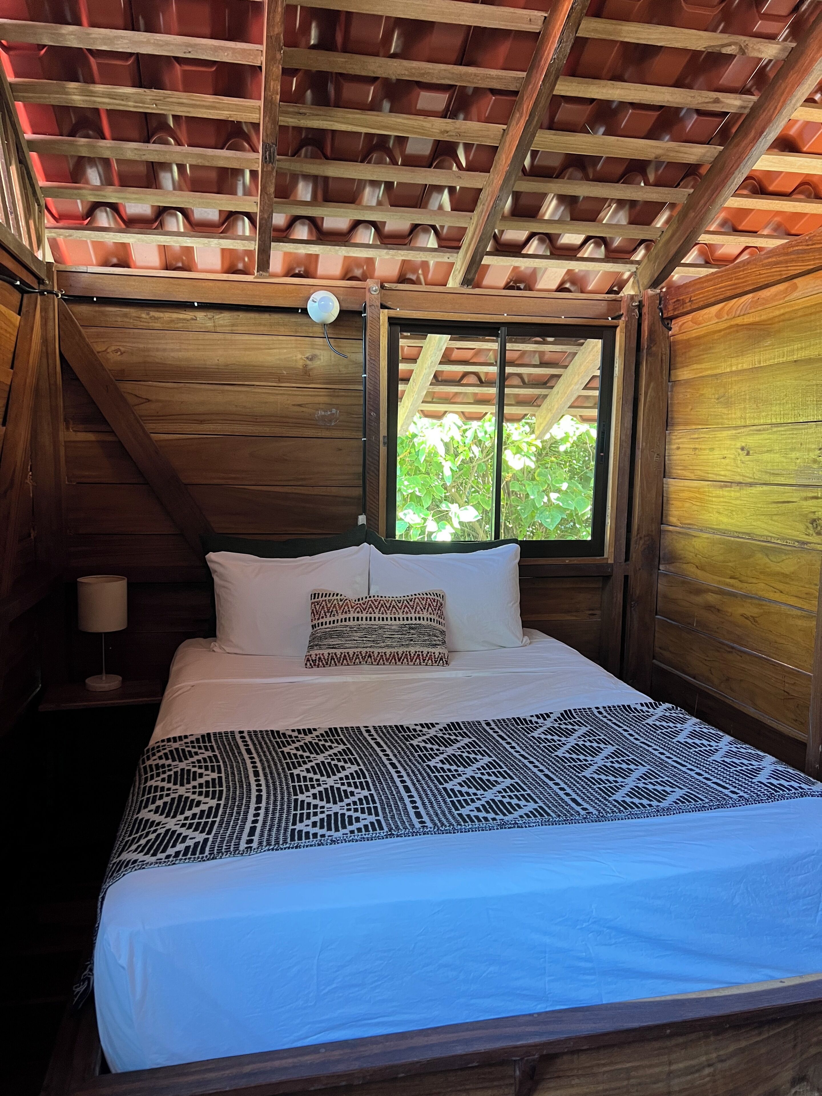 WiFi (free), bed sheets