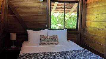 WiFi (free), bed sheets