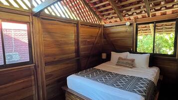 WiFi (free), bed sheets