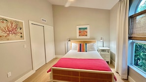 4 bedrooms, desk, iron/ironing board, free WiFi - Surf Sound - Luxury 4BR Sanibel Home, Heated Pool, Cabana 5-Min Walk to Beach (Sanibel)