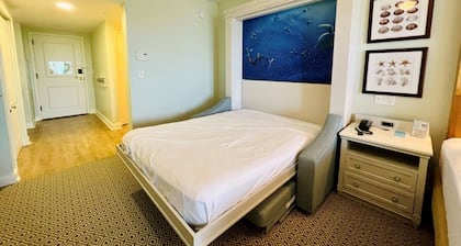 Vero Beach | Relaxed Beach Retreat | Pool + Beach