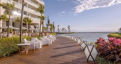 Oceanfront Grand Luxxe with Resort Amenites