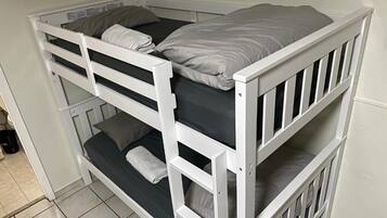 Basic Shared Dormitory, Mixed Dorm