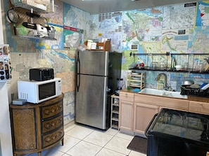 Unclassified image, 3 of 21, button - Davish house (HIALEAH)