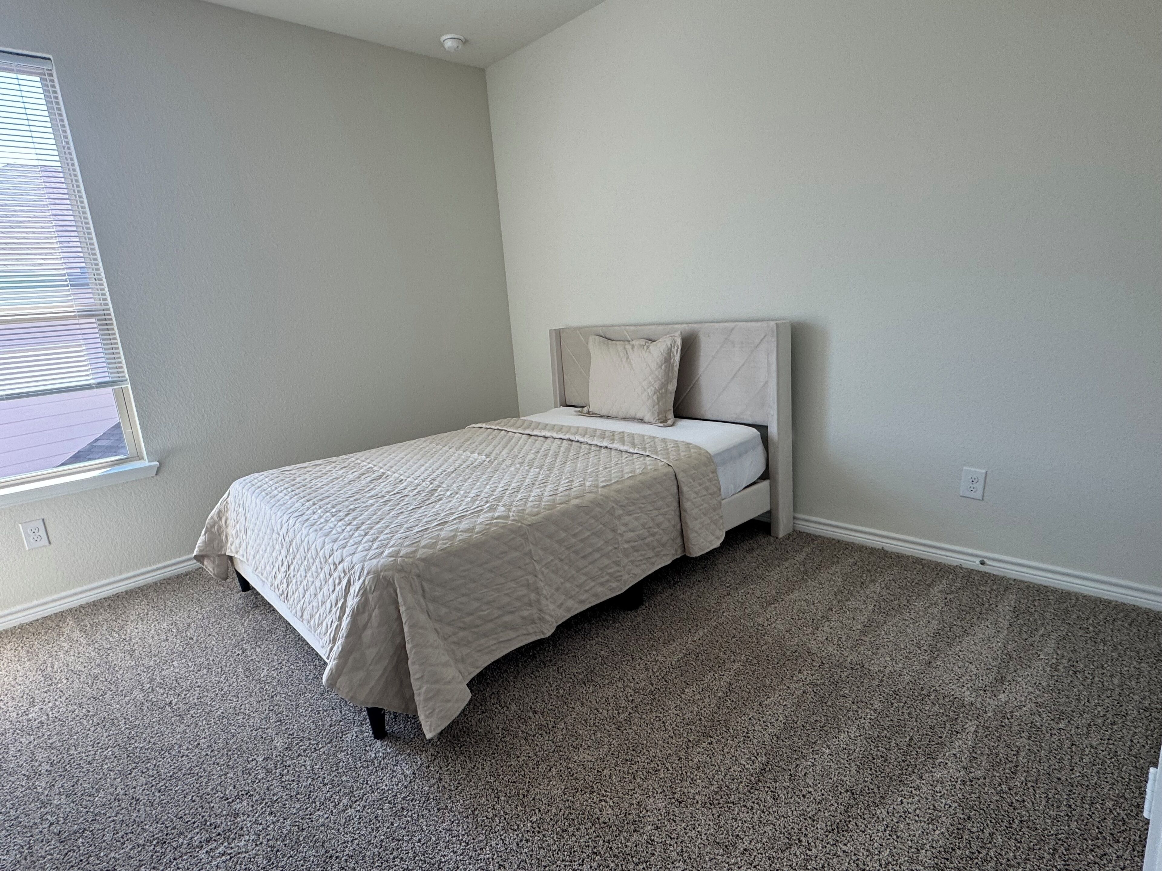 6 bedrooms, WiFi, bed sheets