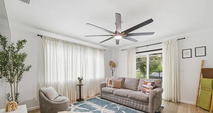 Anastasia Island Retreat - Villa A - Walk Downtown