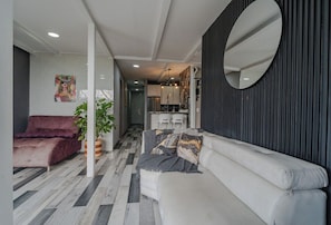 Living area - Room with private bathroom and terrace 3 (Medellín)
