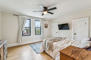 Unclassified image, 3 of 22, button - Fabulous 5-bedroom farmhouse in charming Downtown Nampa (Nampa)