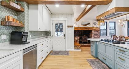 Fabulous 5-bedroom farmhouse in charming Downtown Nampa