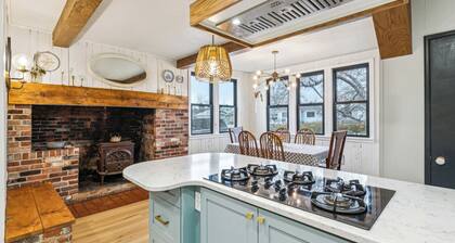 Fabulous 5-bedroom farmhouse in charming Downtown Nampa