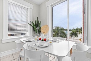 Dining - Downtown Fort Myers Retreat Walk to River District (Fort Myers)