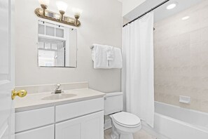 Bathroom - Downtown Fort Myers Retreat Walk to River District (Fort Myers)