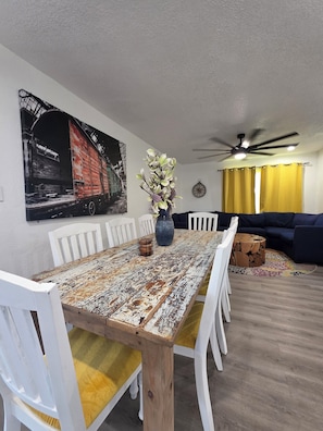 Dining - PRIVATE TAMPA BAY VACATION COMPOUND  SLEEPS 16  2 HOMES A POOL + HUGE GAME YARD (Largo)
