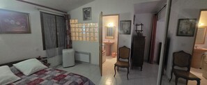Iron/ironing board, WiFi - Charming home with breathtaking views (Taglio-Isolaccio)
