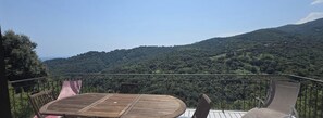 Outdoor dining - Charming home with breathtaking views (Taglio-Isolaccio)