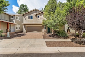 Exterior - 2 Suite to be good! Escape to the Mountains! (Flagstaff)