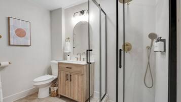 Apartment | Bathroom