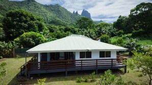 Unclassified image, 3 of 16, button - Tropical Moorea Escape, 3BR, A/C, Strong WiFi & Mountain Views (Moorea-Maiao)