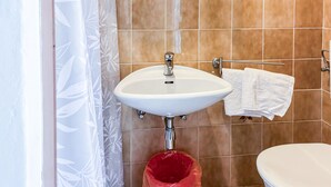 Bathroom - 3 bedroom gorgeous apartment in Lopar (Lopar)