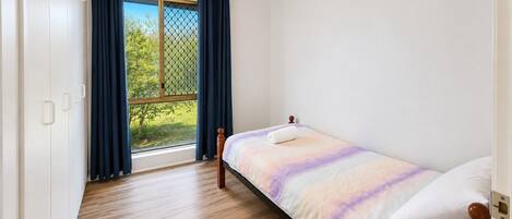 Iron/ironing board, WiFi (free), bed sheets