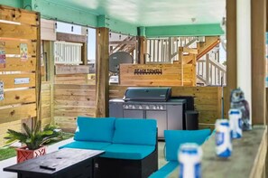 Unclassified image, 2 of 29, button - Fabulous 4-Bedroom House with Private Pool & Lounge Area in Port Aransas (Port Aransas)