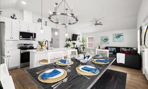 Interior - Heated Pool Open All Year | 4BR Sleeps 10 | Firepit, Games & Fenced Yard (Port Aransas)