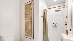 Apartment | Bilik Mandi