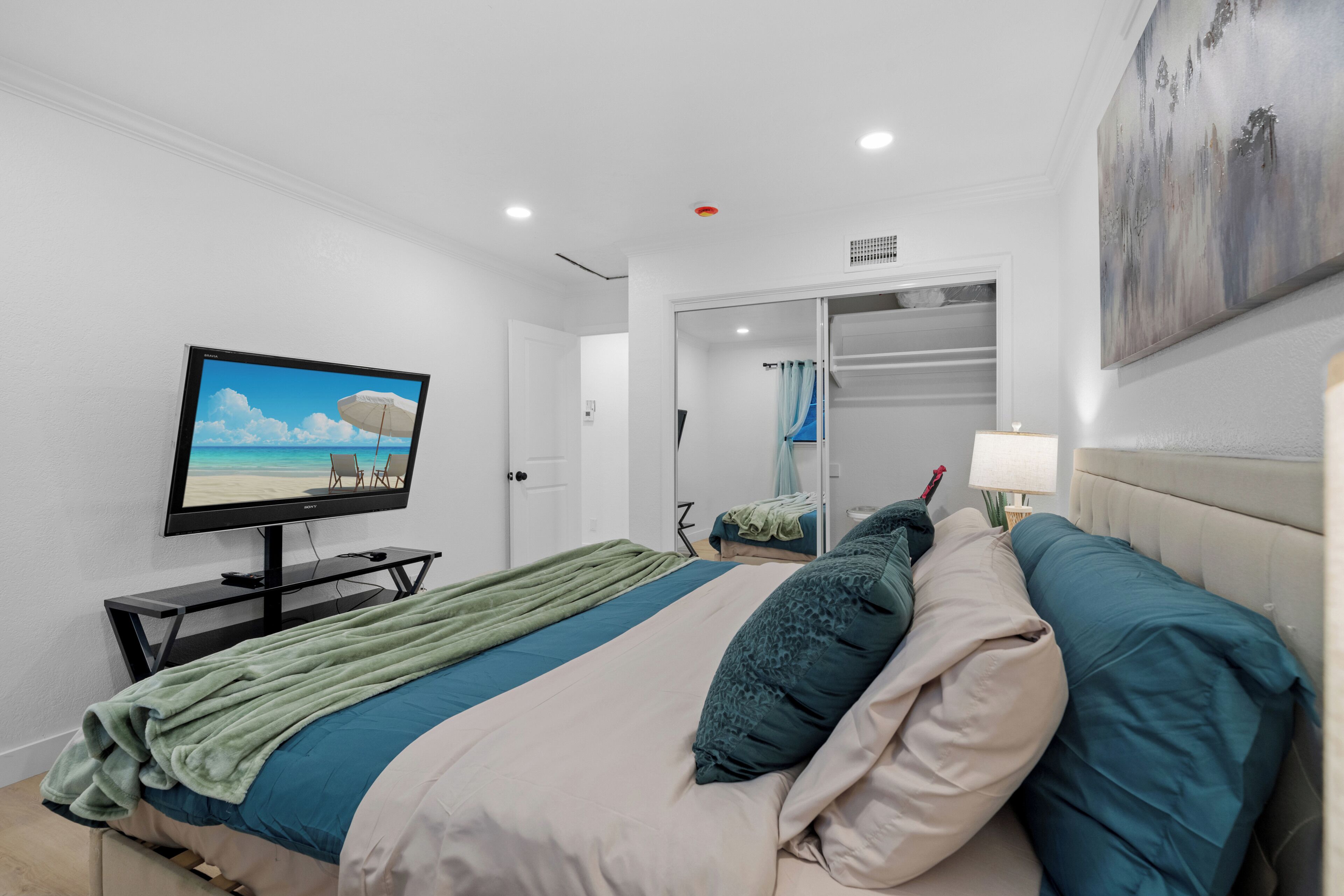 Desk, iron/ironing board, WiFi (free), bed sheets