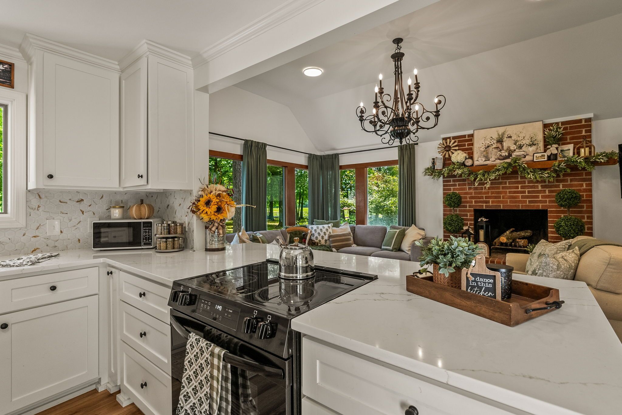 House, Non Smoking, Garden View | Private kitchen | Coffee/tea maker, full-sized fridge, oven, toaster