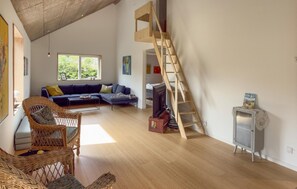 Living area - Nice home in Ebeltoft with WiFi (Ebeltoft)