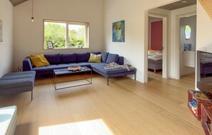 Living area - Nice home in Ebeltoft with WiFi (Ebeltoft)