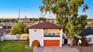 Exterior - NEW • 5BR • Heated Pool • Golf • Fire Pit • Games (Glendale)