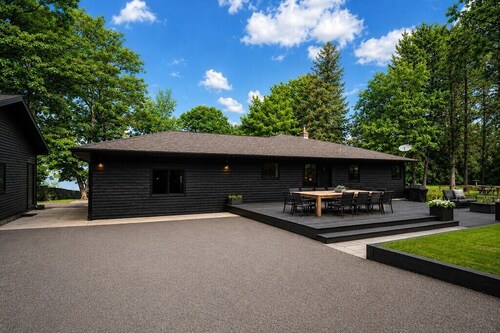   Brainerd Waterfront Lake Retreat  Sleeps 20+  Hot Tub, Sand Beach, Great Fish
