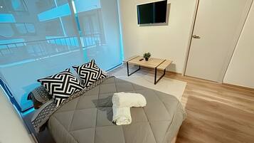 Iron/ironing board, internet, bed sheets