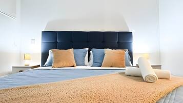 Iron/ironing board, internet, bed sheets