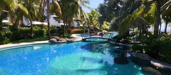 Wonderful 3-bedroom resort with AC in Los Cabos Monterrico Guatemala CA