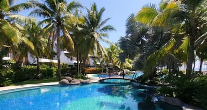 Wonderful 3-bedroom resort with AC in Los Cabos Monterrico Guatemala CA