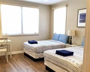 Room - Stylish 4 BR house near Korea Town - Central LA (Los Angeles)