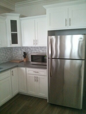 Private kitchen - Stylish 4 BR house near Korea Town - Central LA (Los Angeles)