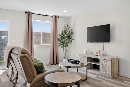 Proper Stay 2BD/2BA  Stanfield