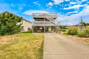 Unclassified image, 3 of 46, button - Down by the Bay an Oceanside hot tub, and pet-friendly (Kill Devil Hills)