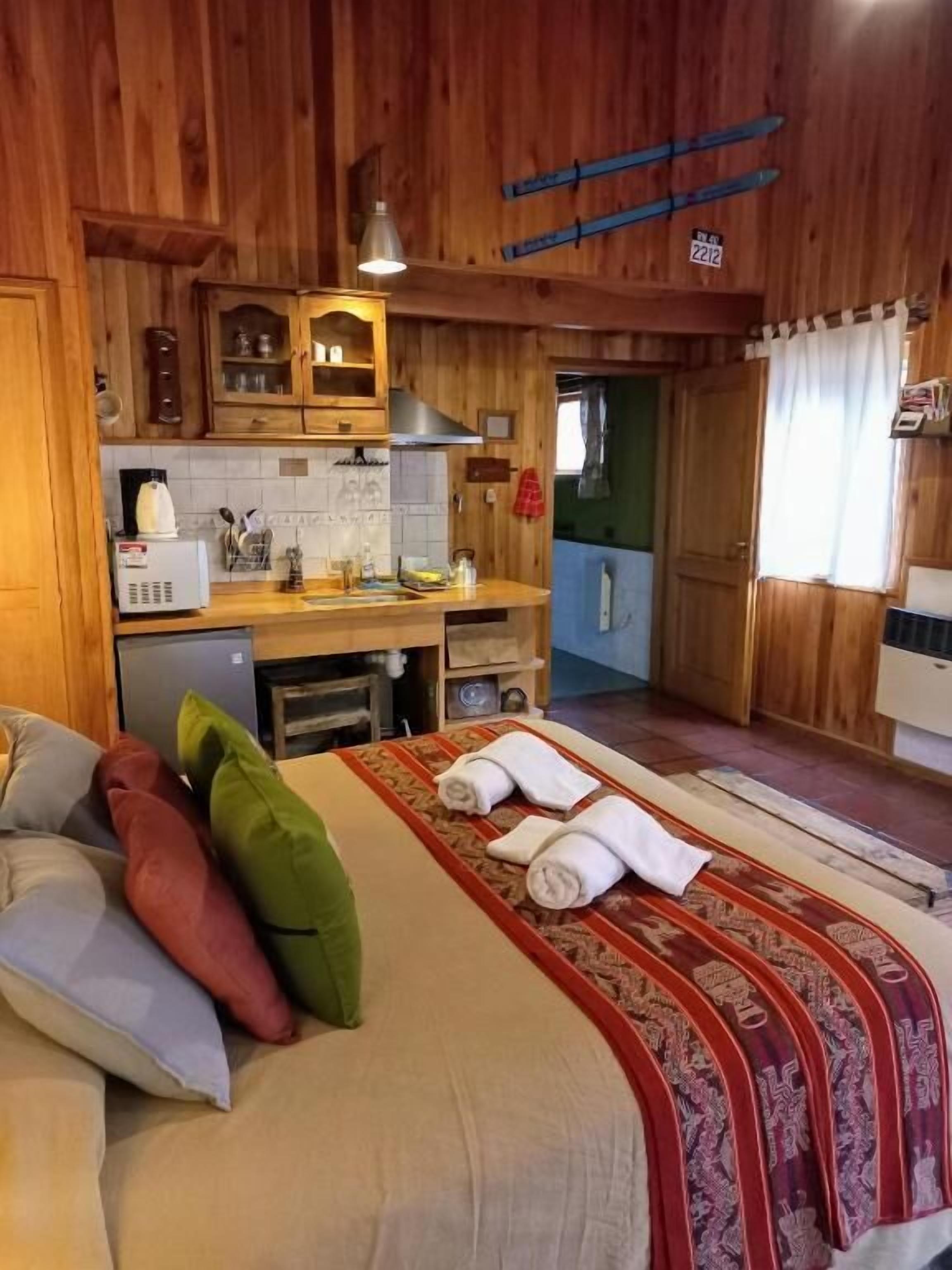 In-room safe, WiFi (free)