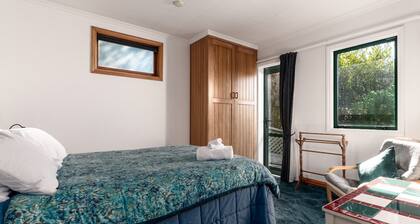Ocean Views Retreat | The Gallery Kaikōura