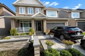 Exterior - Luxury 2 bedroom apartment in Ottawa (kanata/stittsville) (Ottawa)