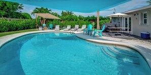 Outdoor pool - Sunshine on Crestdale - 3/2 Pool home Sleeps 8 (Palm Beach Gardens)