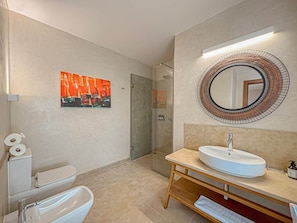 A bathroom with a toilet, sink, and shower. - The Red Room at Riad Timija: En-suite, Breakfast & Rooftop in the Medina (Marrakesh)